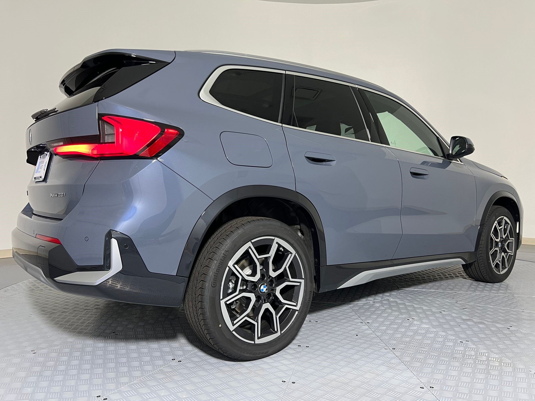 Used 2026 BMW X1 xDrive28i w/ Technology Package AWD/4WD image 8