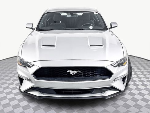 Used 2019 Ford Mustang Coupe image 2