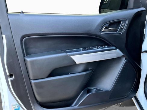 Used 2021 Chevrolet Colorado LT RWD image 21