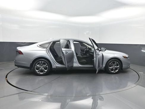 Used 2023 Honda Accord EX image 41