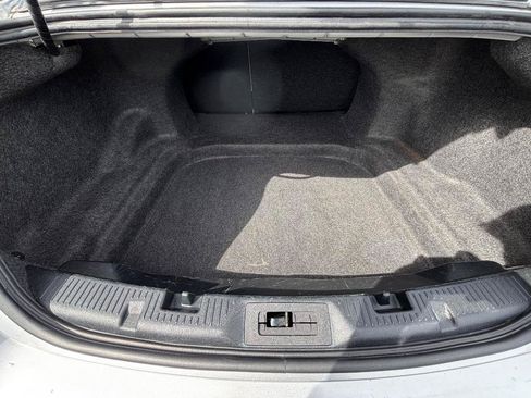 Used 2018 Ford Taurus SE FWD image 21