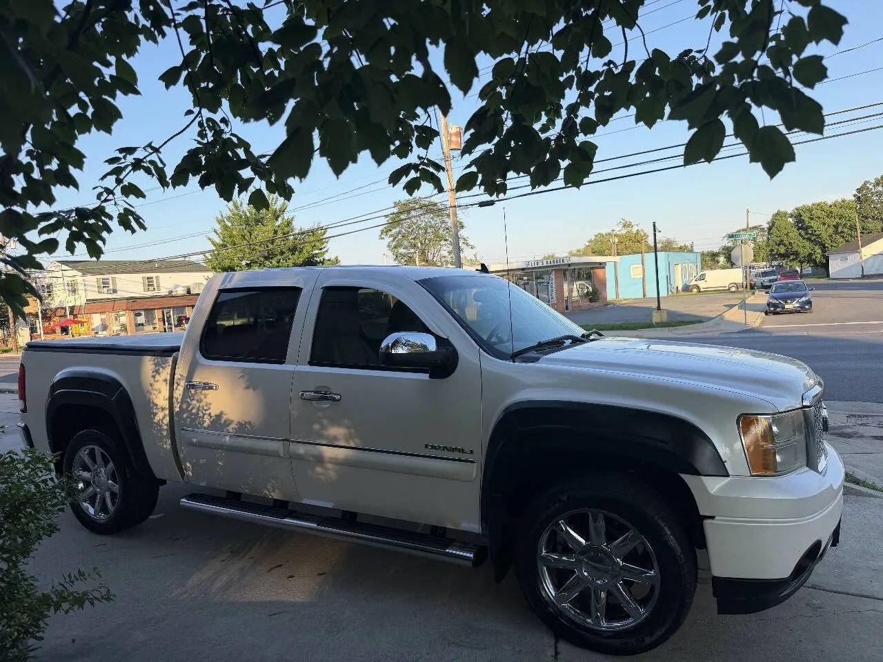 Used 2011 GMC Sierra 1500 Denali AWD/4WD image 6