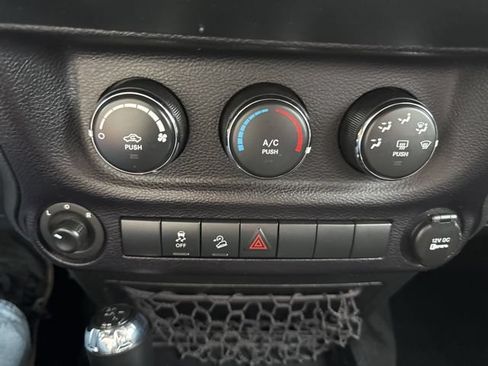 Used 2015 Jeep Wrangler Unlimited Sport w/ Quick Order Package 24S AWD/4WD image 18