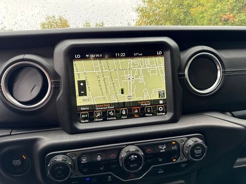 Used 2023 Jeep Wrangler Unlimited Sahara w/ Cold Weather Group AWD/4WD image 5