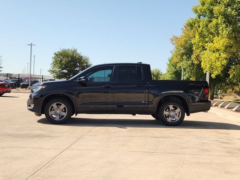 Used 2025 Honda Ridgeline TrailSport image 4