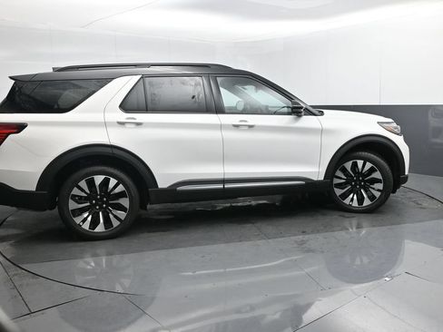 New 2026 Ford Explorer Platinum w/ LUX Leather Package AWD/4WD image 32