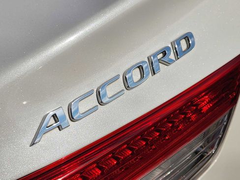 Used 2019 Honda Accord EX-L image 12