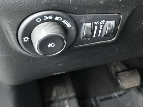 Used 2024 Jeep Compass Latitude AWD/4WD image 25