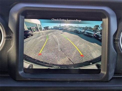 Used 2022 Jeep Wrangler Unlimited Sahara w/ Cold Weather Group image 22