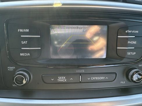 Used 2016 Kia Sorento LX w/ LX Convenience Package image 12