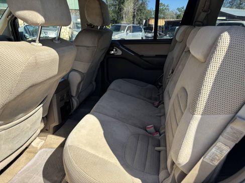 Used 2007 Nissan Pathfinder SE RWD image 12