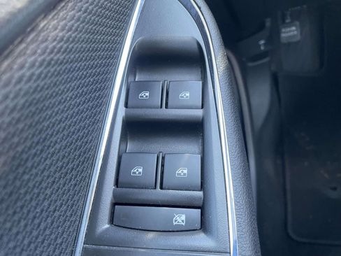 Used 2019 Chevrolet Cruze LT image 22