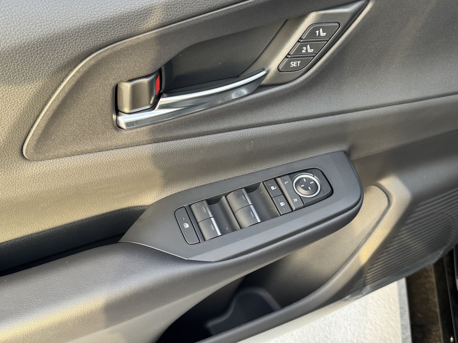 New 2026 Toyota Prius Plug-In Hybrid FWD image 18