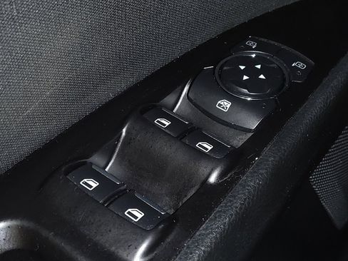 Used 2017 Ford Fusion SE w/ Equipment Group 201A FWD image 27
