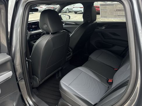 New 2026 Volkswagen Tiguan SE R-Line image 22