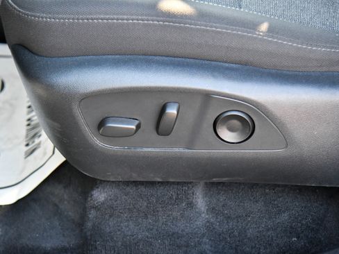 Used 2025 GMC Acadia Elevation image 18