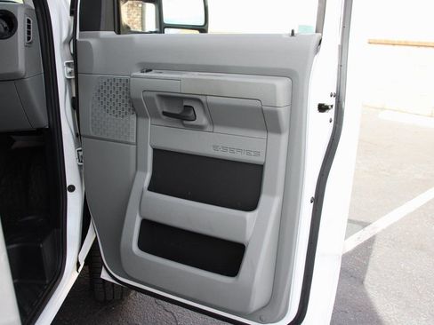 Used 2023 Ford E-450 and Econoline 450 Super Duty w/ Power Windows & Locks Group RWD image 37