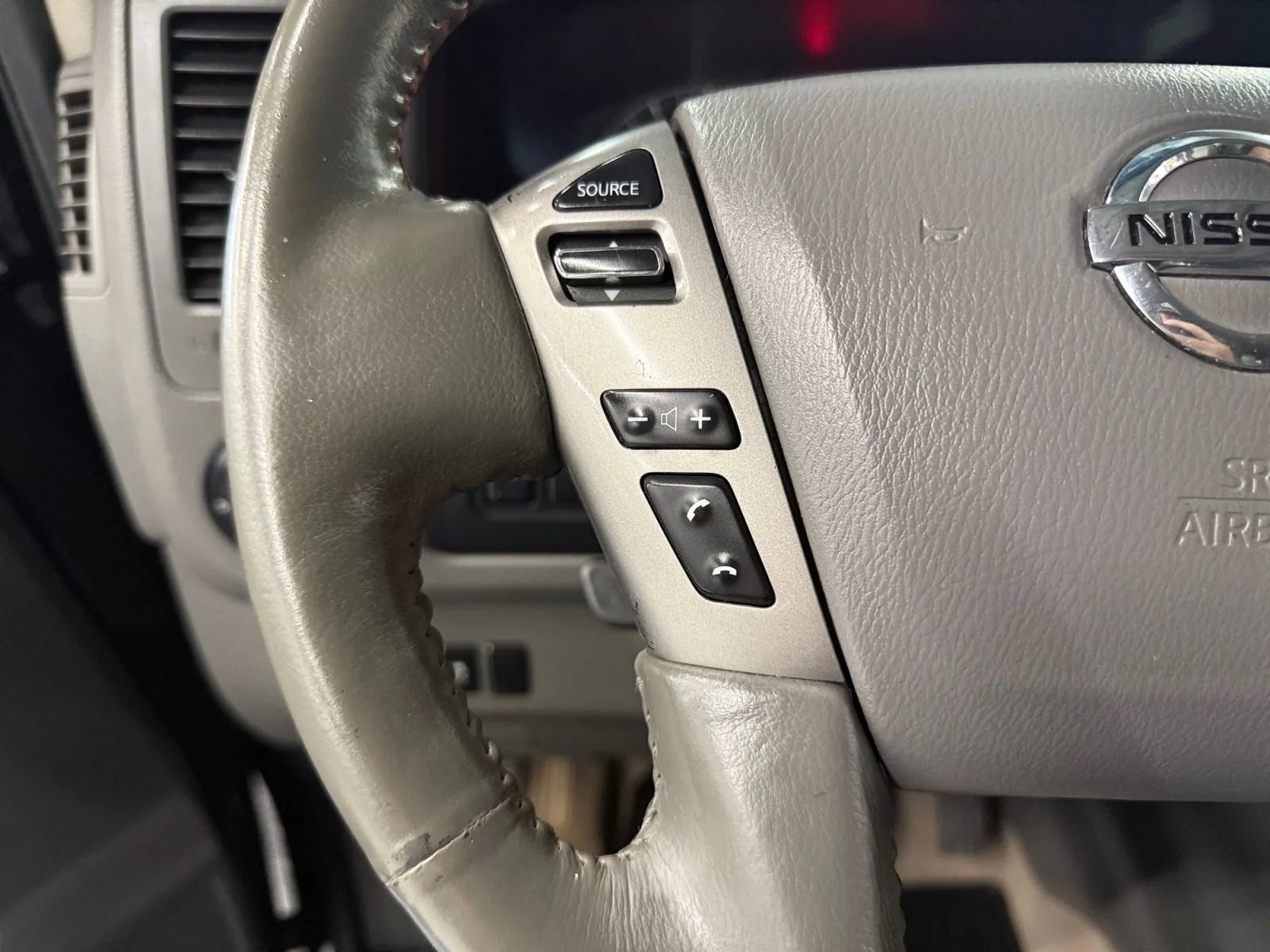 Used 2015 Nissan NV 3500 SL w/ Technology Package RWD image 21