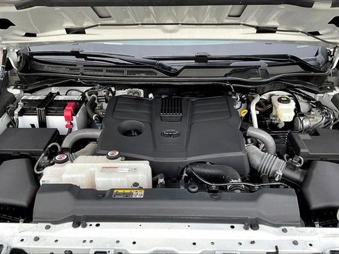 Used 2024 Toyota Tundra SR image 9