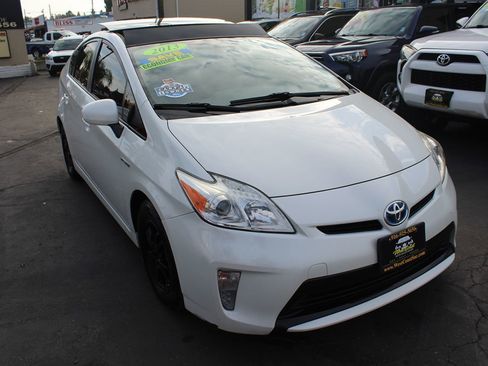 Used 2013 Toyota Prius Three image 8