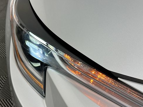 Used 2024 Toyota Corolla LE image 9