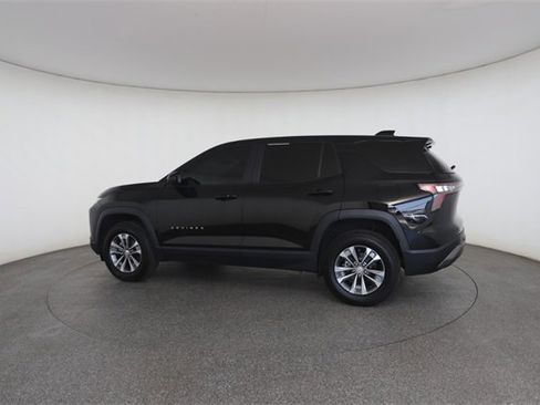 Used 2025 Chevrolet Equinox LT w/ Safety and Technology Package image 9