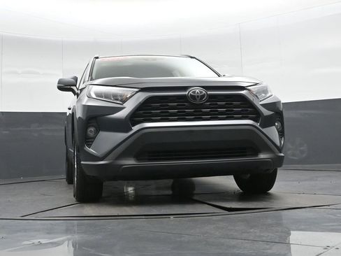 Used 2020 Toyota RAV4 XLE image 37