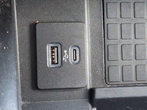 Used 2021 Ford Expedition XLT RWD image 26