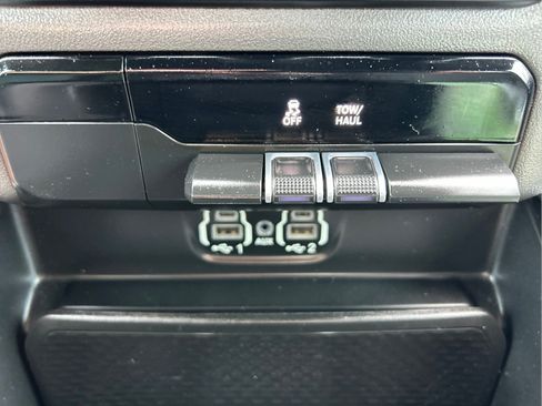 Used 2021 RAM 1500 Big Horn RWD image 31