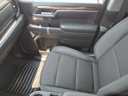 Used 2025 Chevrolet Silverado 1500 LT RWD image 34