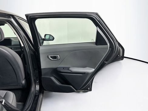 Used 2025 Kia K4 LXS image 30