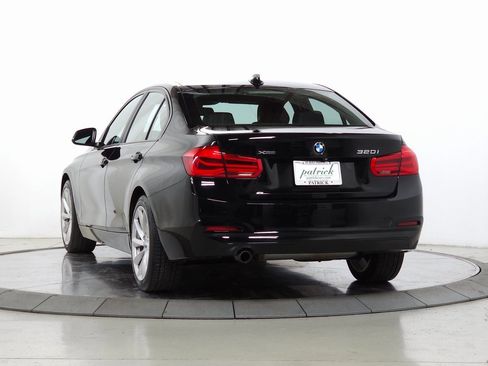 Used 2018 BMW 320i xDrive Sedan image 5