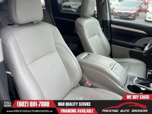 Used 2016 Toyota Highlander XLE image 15