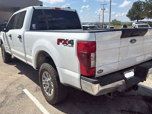 Used 2022 Ford F250 XLT w/ FX4 Off-Road Package AWD/4WD image 3