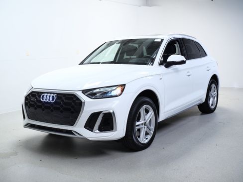 Used 2023 Audi Q5 e Premium w/ Convenience Package AWD/4WD image 9