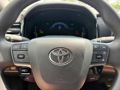 Used 2026 Toyota Camry LE FWD image 17