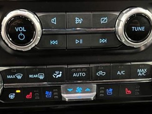 Used 2023 Ford F150 Lariat w/ Equipment Group 502A High image 33