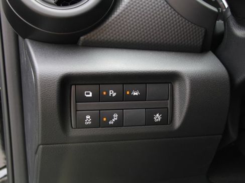 Certified 2025 Nissan Kicks Play S FWD image 22