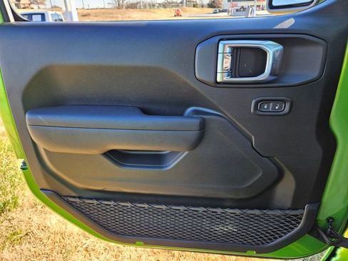 New 2026 Jeep Gladiator Sport image 13