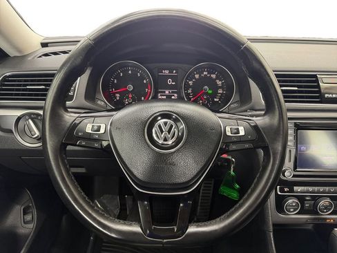 Used 2018 Volkswagen Passat 2.0T R-Line FWD image 13