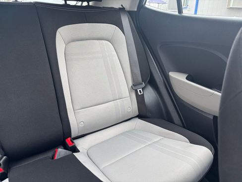 Used 2025 Hyundai Venue SEL FWD image 37