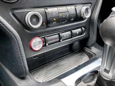 Certified 2022 Ford Mustang Coupe image 20