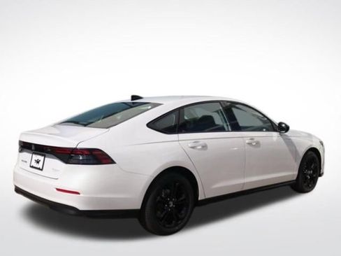 New 2025 Honda Accord SE image 30