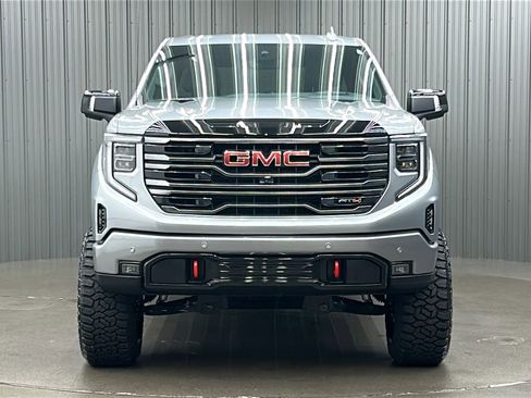 Used 2024 GMC Sierra 1500 AT4 w/ Technology Package image 8