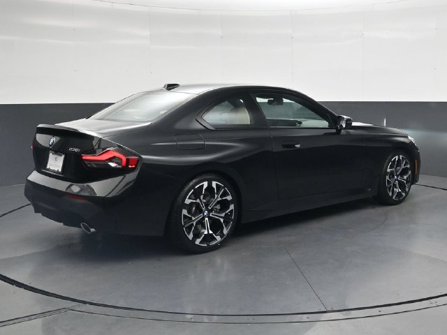 Certified 2025 BMW 230i Coupe w/ Premium Package RWD image 4