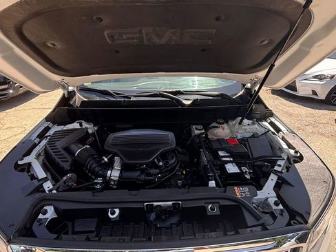 Used 2017 GMC Acadia Denali w/ Technology Package FWD image 19
