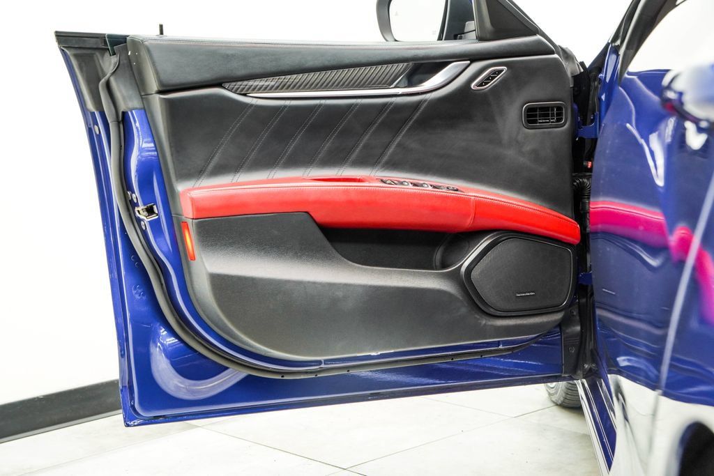 Used 2022 Maserati Ghibli Trofeo RWD image 41