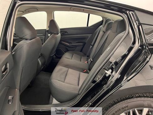 Used 2025 Nissan Altima 2.5 SV FWD image 33