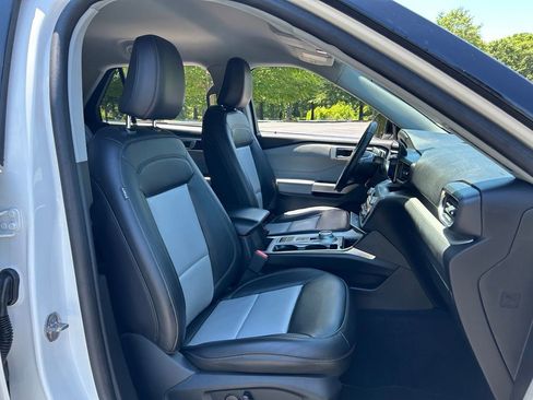 Used 2023 Ford Explorer XLT w/ Equipment Group 202A RWD image 49