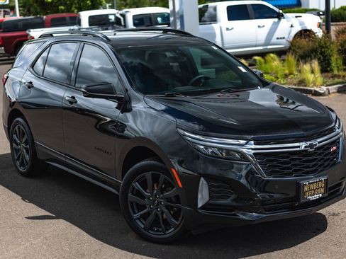 Used 2023 Chevrolet Equinox RS w/ RS Leather Package AWD/4WD image 2